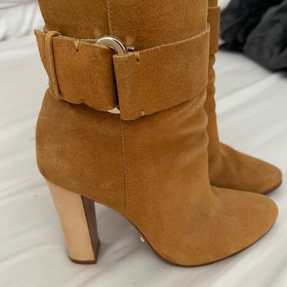 Shultz - Picture 2 of 7